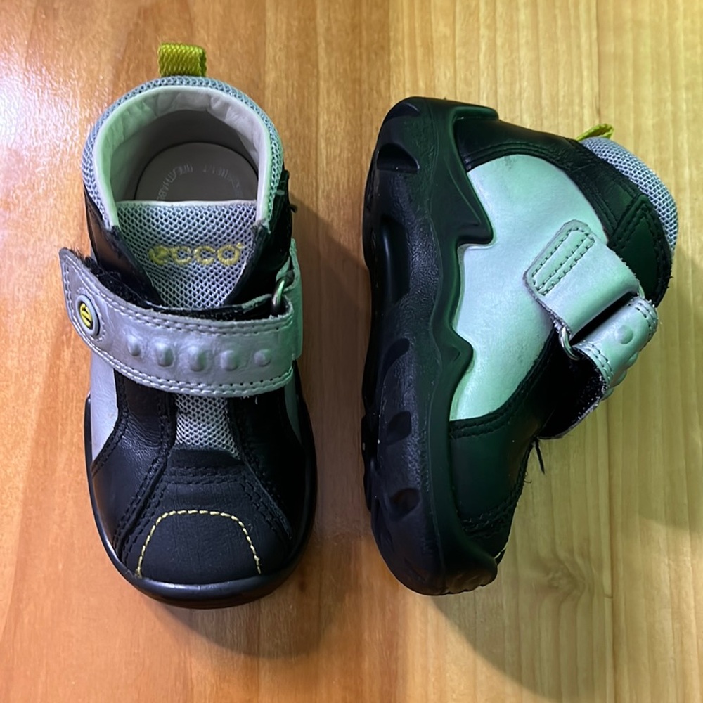 ECCO kids hi top boot sneaker toddler